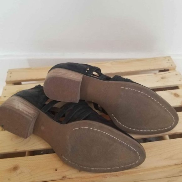 Seychelles Black Leather Booties, Strappy, Cut-outs, Zipper Back, Size 9 - Picture 3 of 6